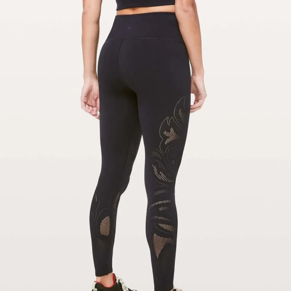 Lululemon Reveal Tight En Avante 26” Mesh Lasercut Black 4